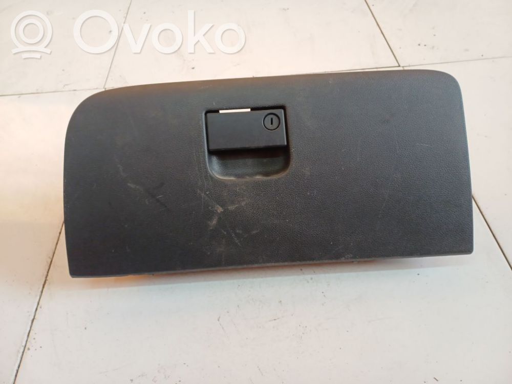 Hansikaslokero