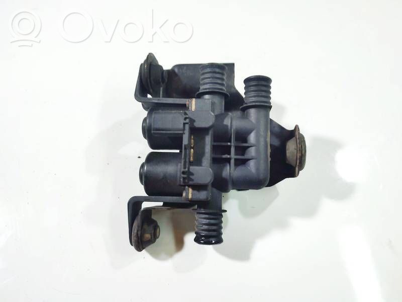 BMW X5 E53 Supapă control încălzitor lichid răcire 
