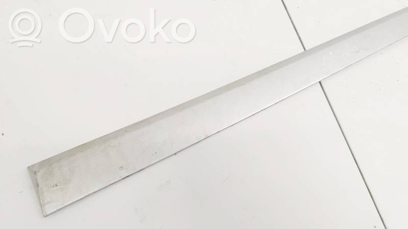 Opel Astra H Rivestimento della portiera anteriore (modanatura) 