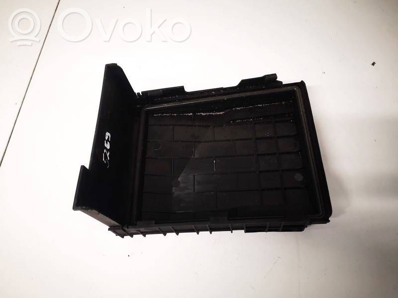 Volkswagen PASSAT B6 Coperchio scatola dei fusibili