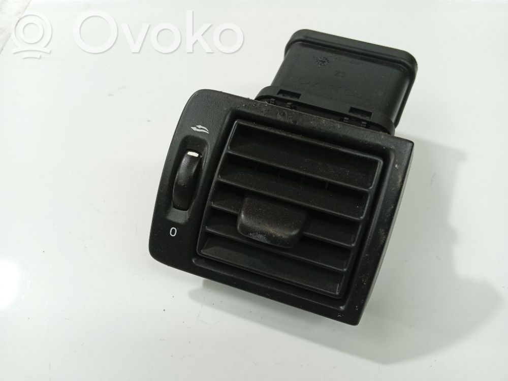 Volvo V50 Rejilla de ventilación central del panel 