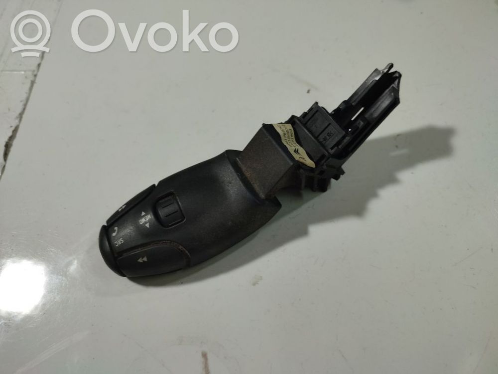 Volkswagen PASSAT B4 Interruptor de control multifunción 
