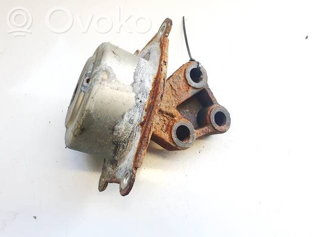 Opel Zafira A Engine mount bracket 