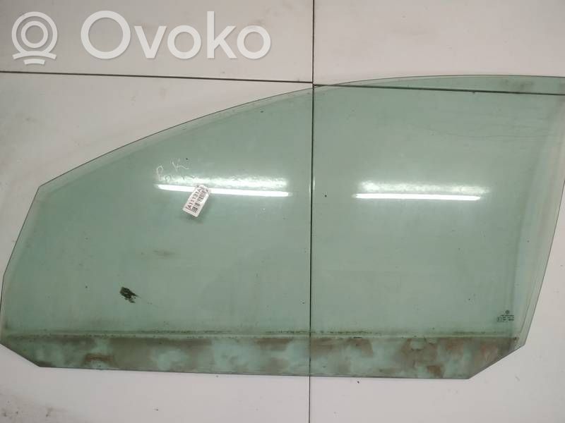 Volkswagen Golf V Vetro del finestrino della portiera anteriore - quattro porte