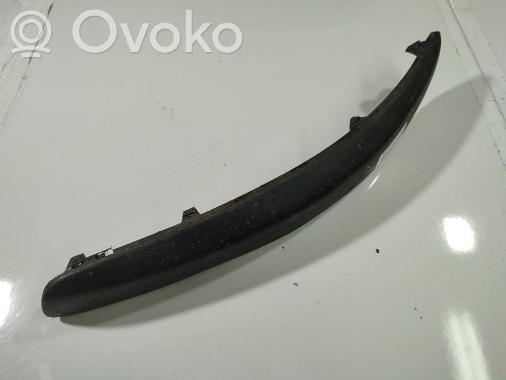 Volkswagen Golf V Moulure de pare-chocs avant