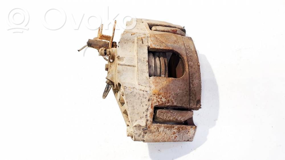 Étrier de frein avant   974,974