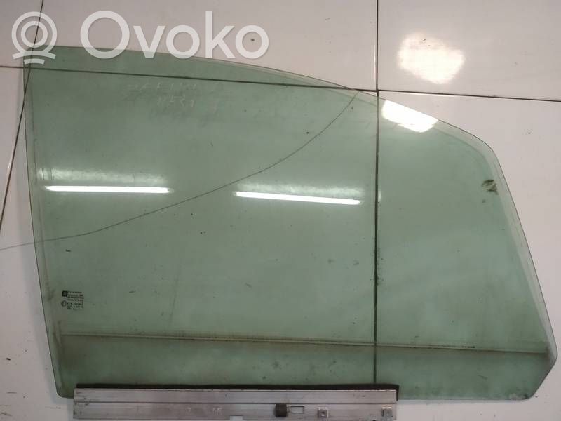 Opel Zafira B Vetro del finestrino della portiera anteriore - quattro porte