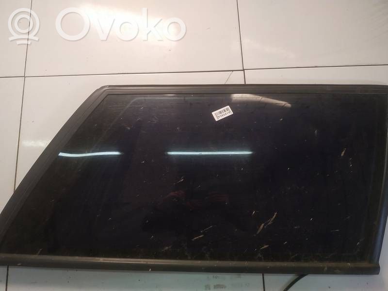 Volkswagen PASSAT B4 Geam lateral spate