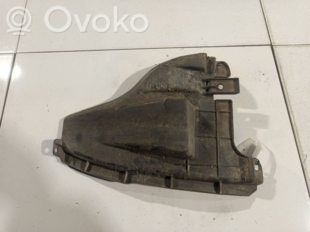 Toyota Avensis T270 Rivestimento paraspruzzi parafango posteriore 