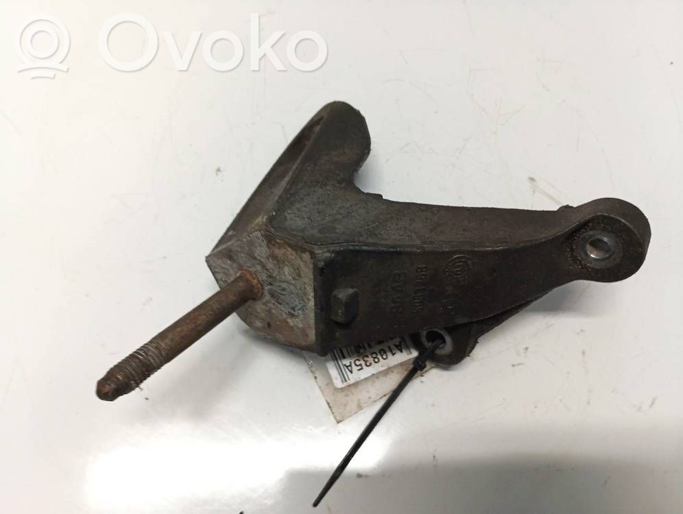 Saab 9-5 Engine mounting bracket 
