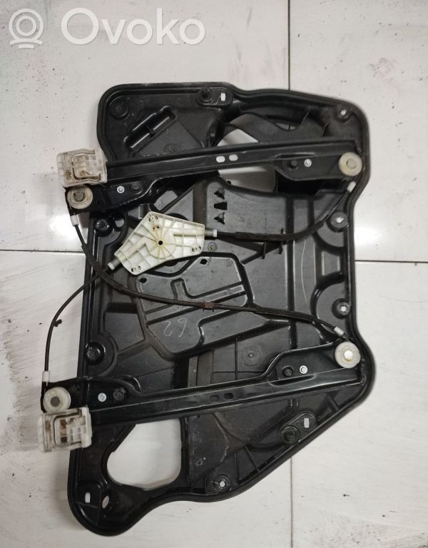 Regulador con motor de la ventanilla de la puerta corredera