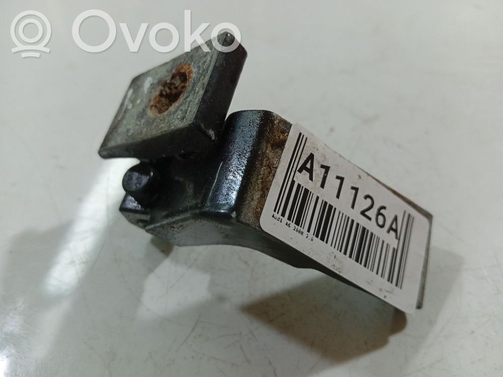Audi A6 S6 C6 4F Etuoven yläsarana 