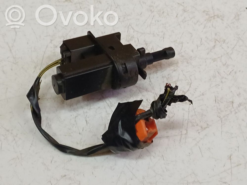 Jarrupolkimen anturin kytkin   4MBT7C534AA,4MBT7C534AA,U3NFA