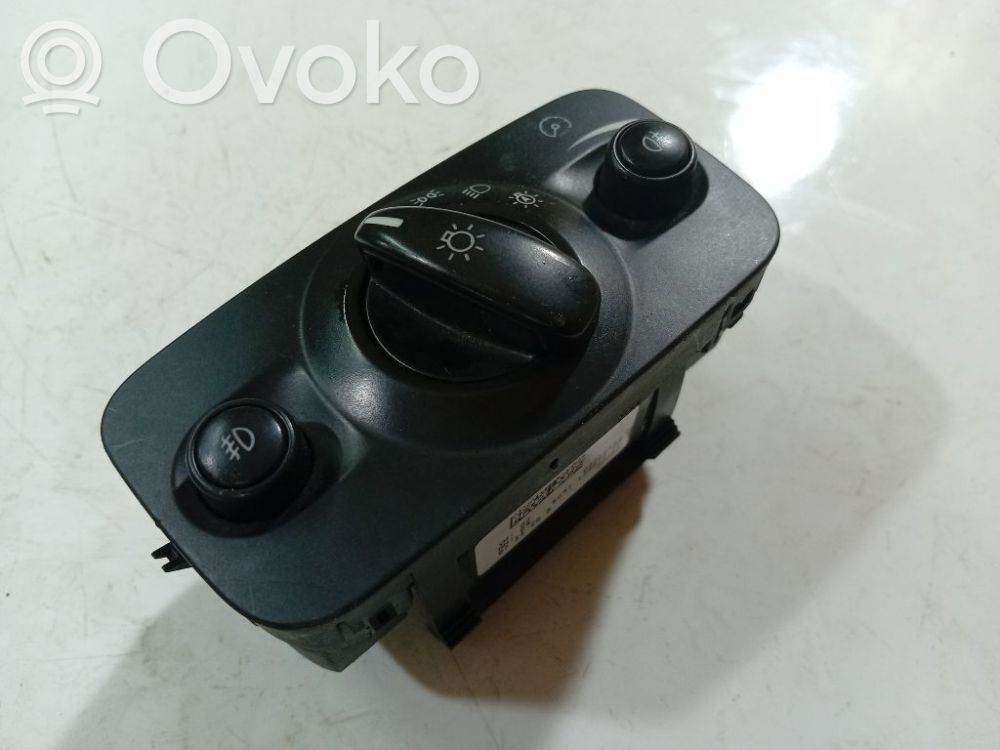 Interruptor de luz   04066465,04066465,6G9T13A024EF