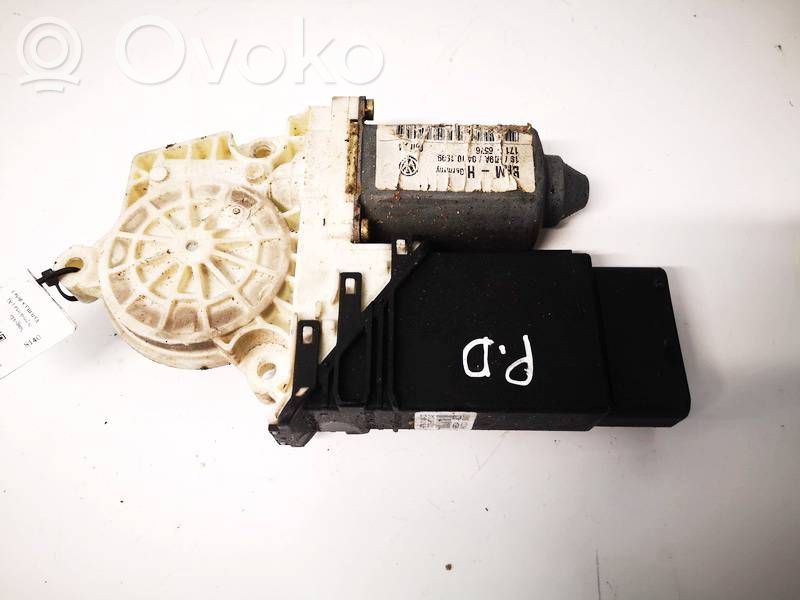 Volkswagen Golf IV Silnik regulatora szyby drzwi przednich 