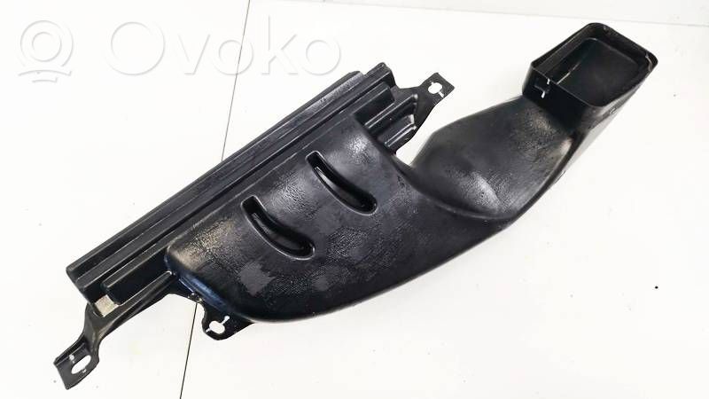 Tesla Model 3 Ohjaamon sisäilman ilmakanava 