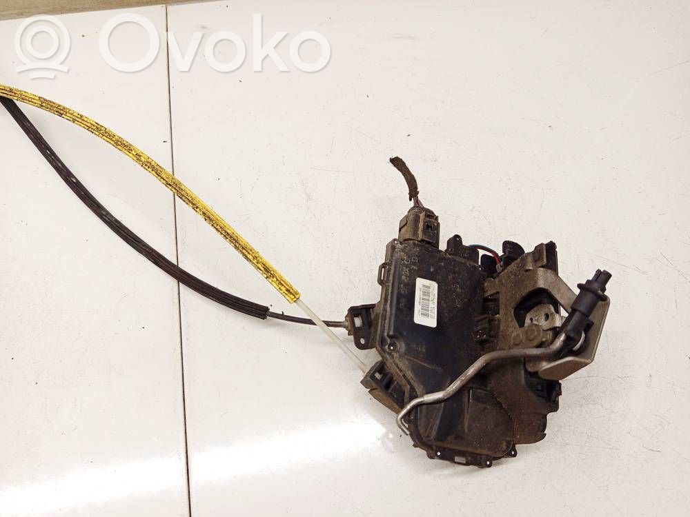 Audi A6 S6 C5 4B Zamek drzwi tylnych 