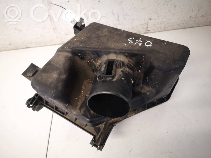 Toyota Avensis T270 Caja del filtro de aire