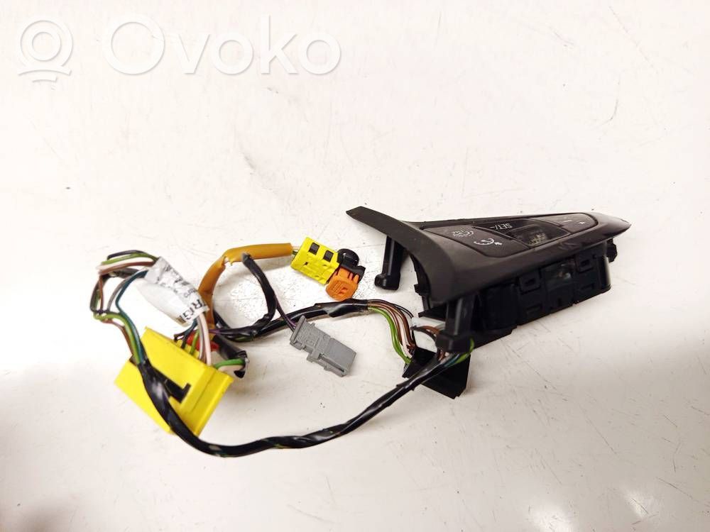 Opel Insignia B Boutons / interrupteurs volant