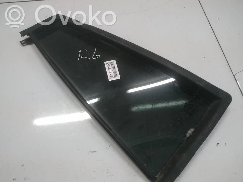 Toyota Corolla Verso AR10 Vetro del deflettore posteriore