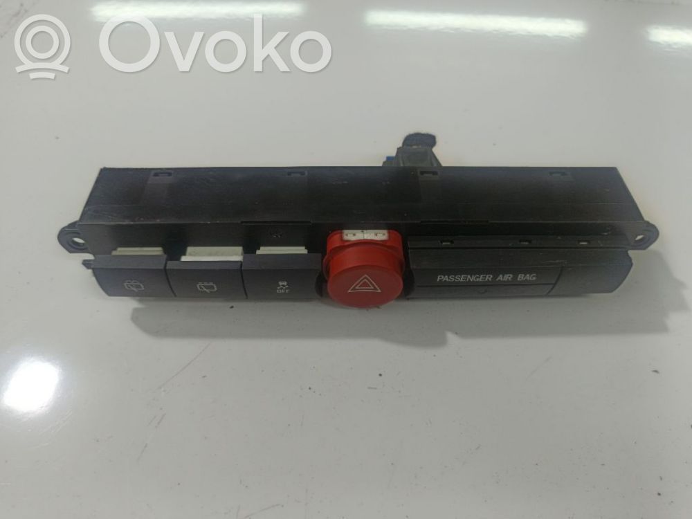 Saturn Vue Przycisk świateł awaryjnych