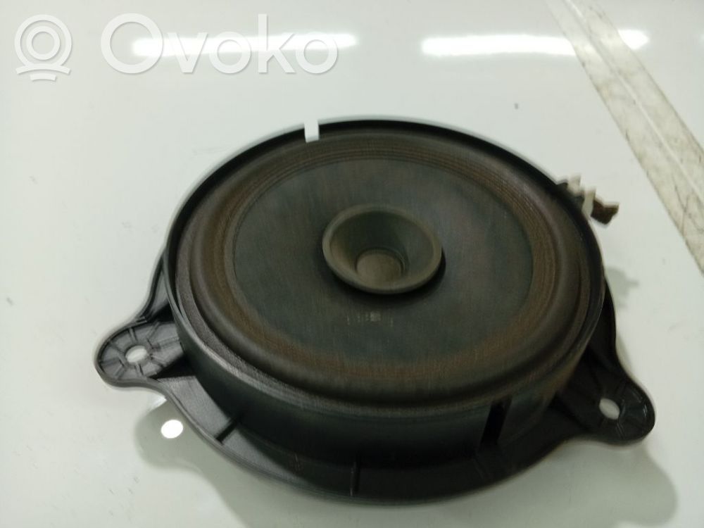 Nissan Qashqai Głośnik drzwi przednich 