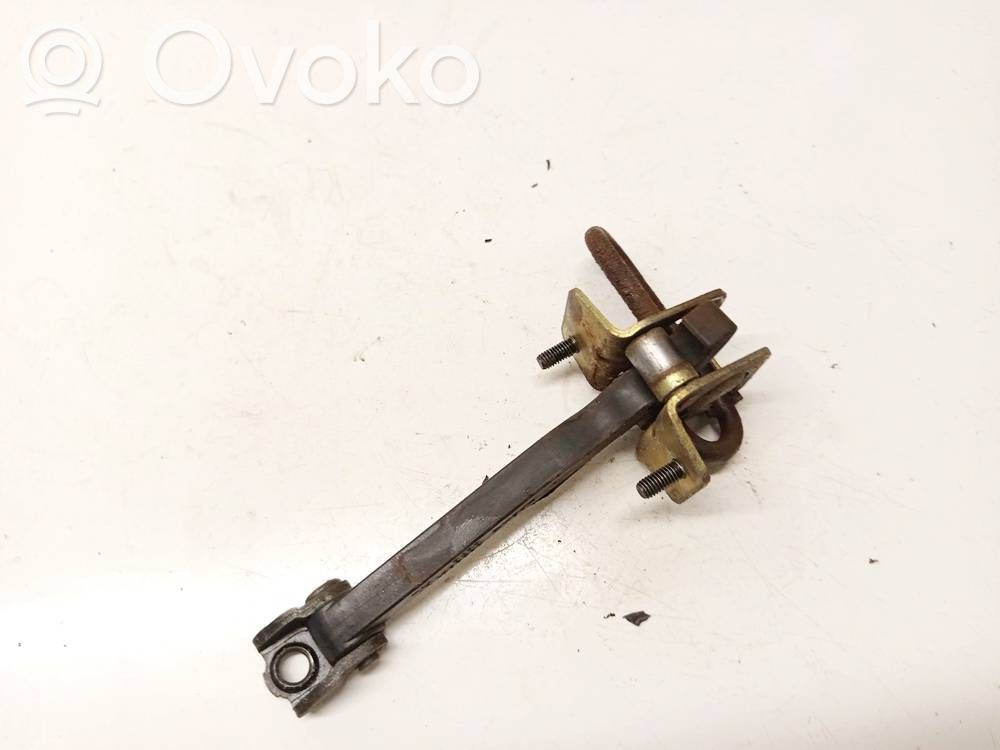 Volvo S60 Takaoven pidätin 