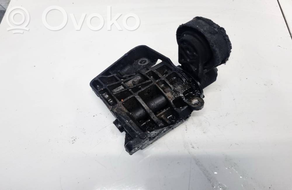 BMW X5 E70 Engine mounting bracket 