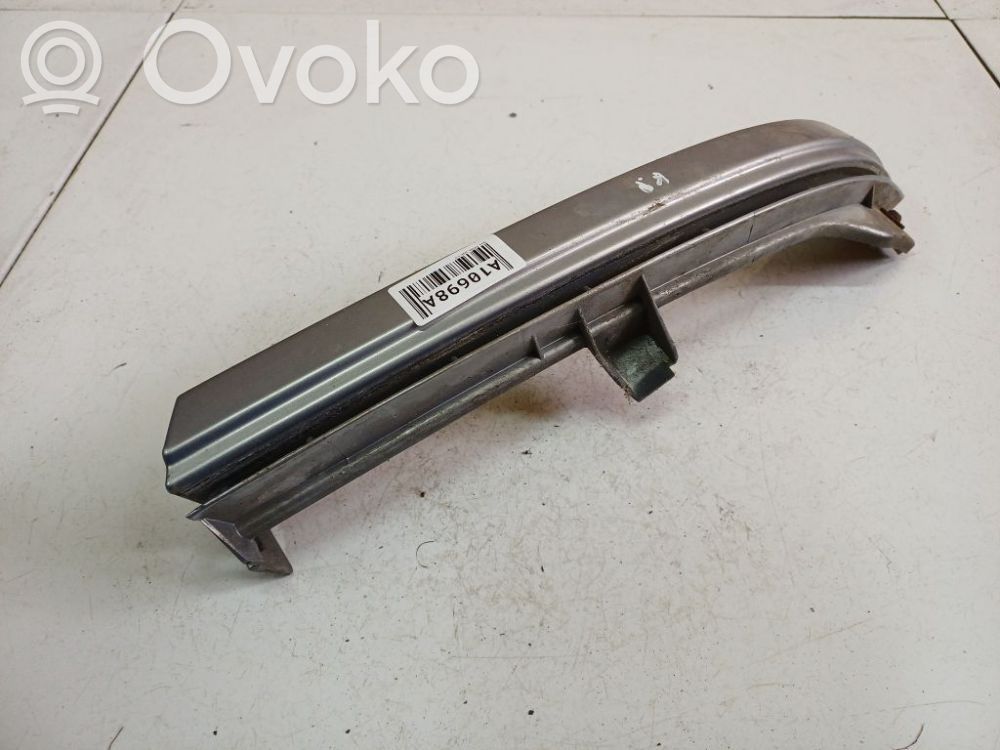Opel Zafira A Rivestimento sotto il faro/fanale