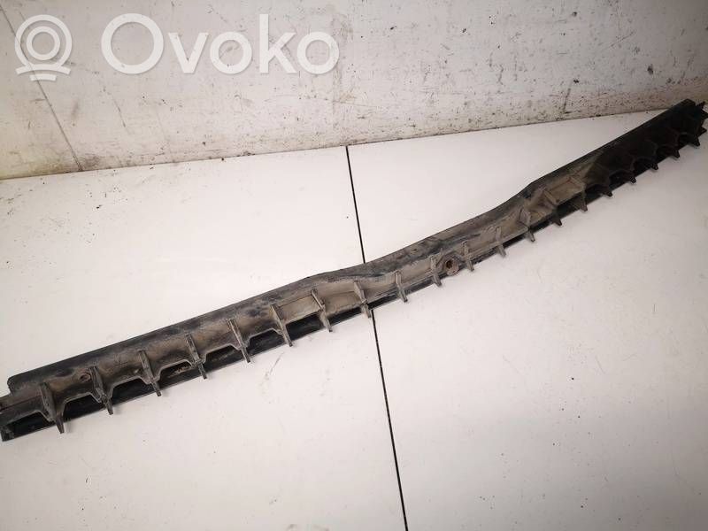 Volkswagen PASSAT B5.5 Staffa di rinforzo montaggio del paraurti posteriore 