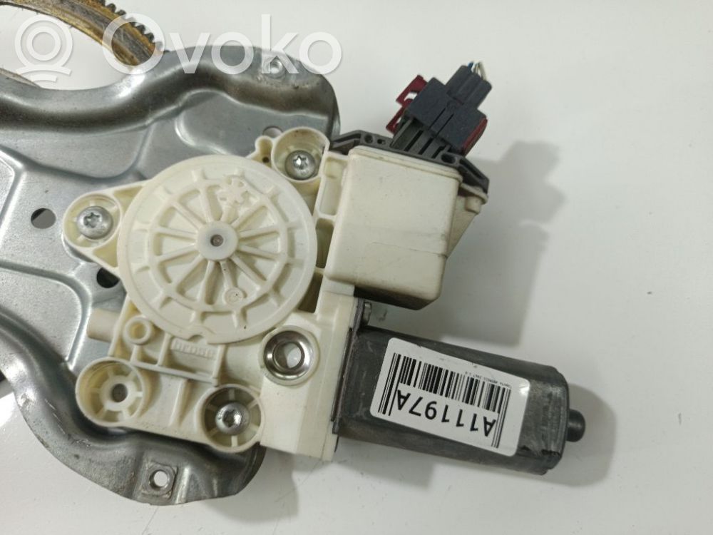 Toyota Avensis T250 Motorino alzacristalli della portiera anteriore 
