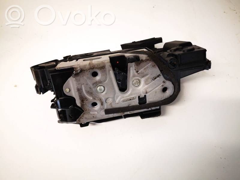 Takaoven lukko   5TA839016T,A6T5TA839016T,5TA839016T,A6T5TA839016T