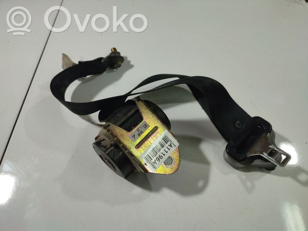 Mazda 3 I Front seatbelt 