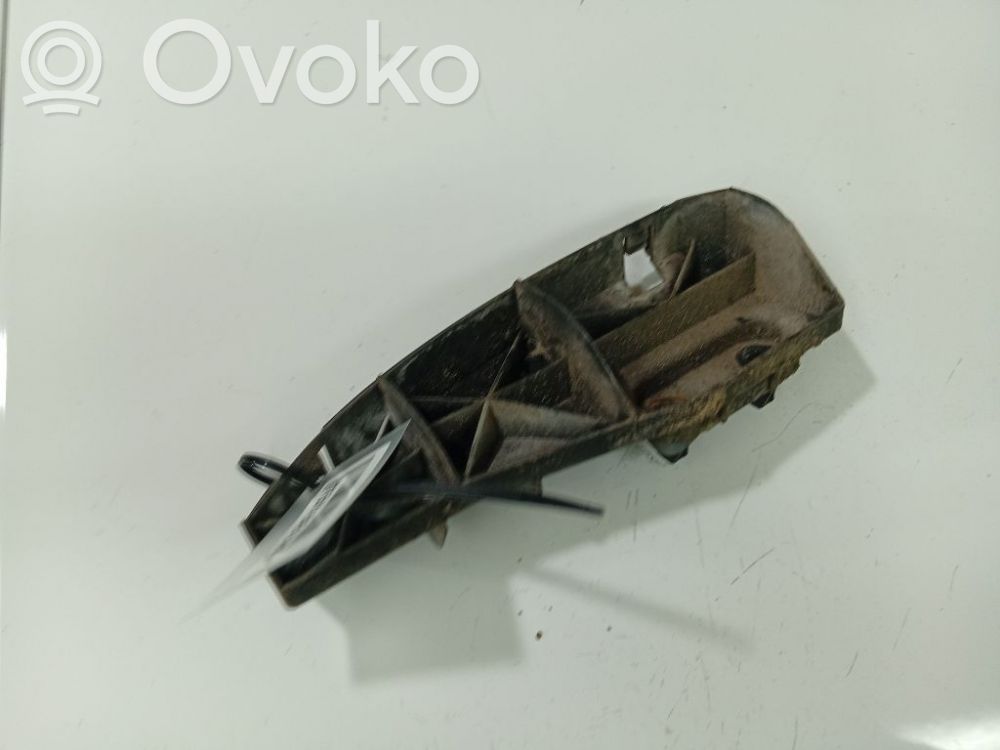 Toyota Corolla Verso AR10 Uchwyt / Mocowanie zderzaka tylnego 