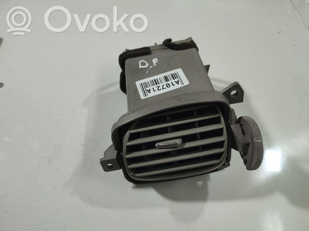 Nissan Almera Tino Grilă ventilație centrală