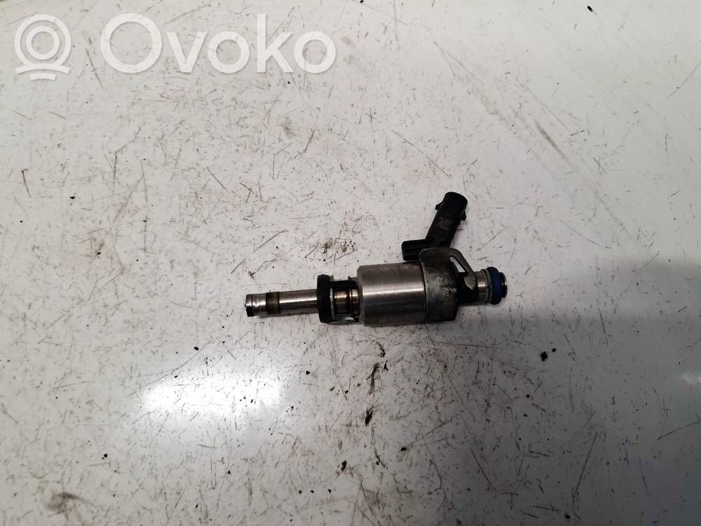 Volkswagen PASSAT CC Injector combustibil