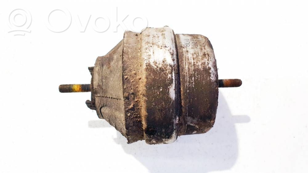 Volkswagen PASSAT B5.5 Supporto di montaggio del motore 