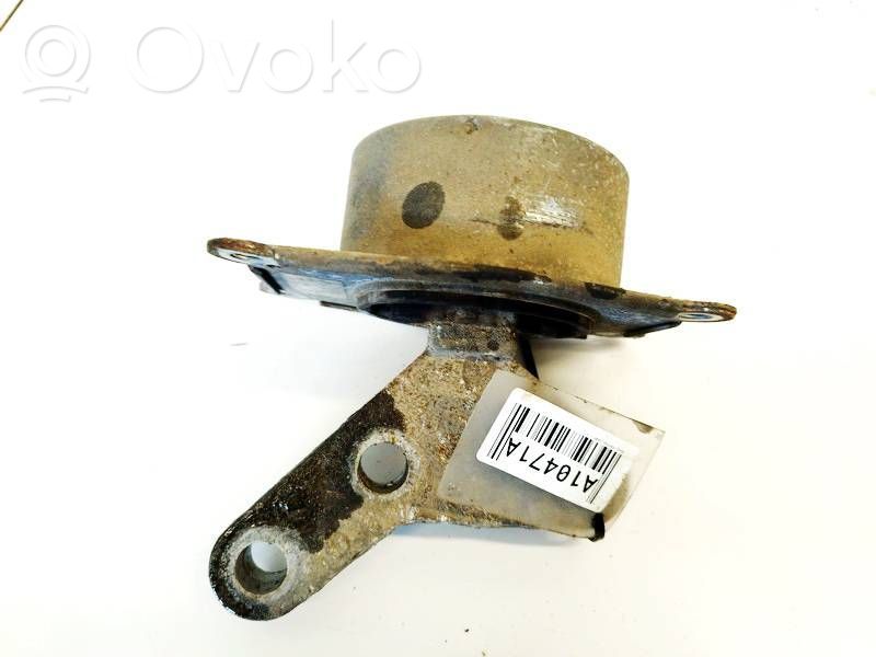 Opel Zafira B Engine mount bracket 