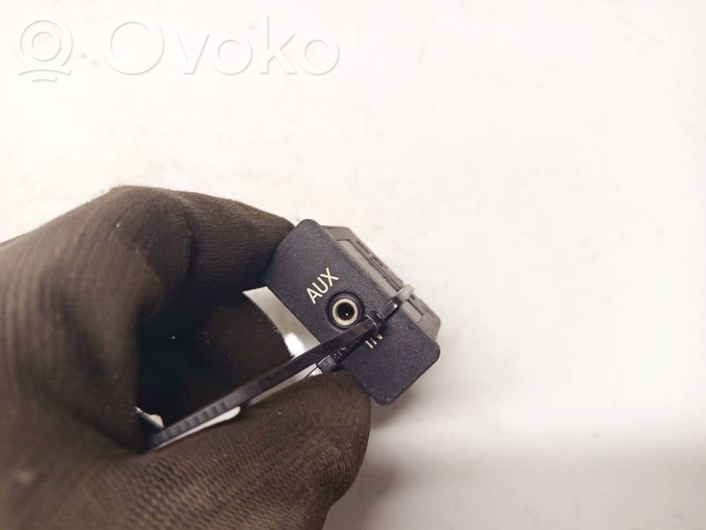 BMW 1 E81 E87 Enchufe conector USB 