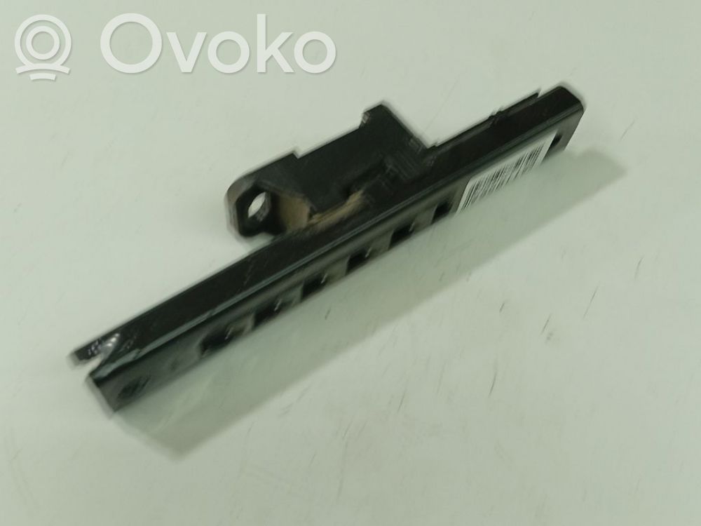 Jaguar X-Type Turvavyön säätökisko 