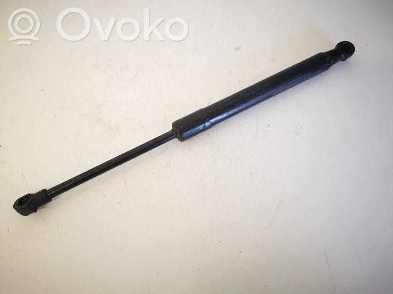 BMW 5 E60 E61 Konepellin kaasujousi 
