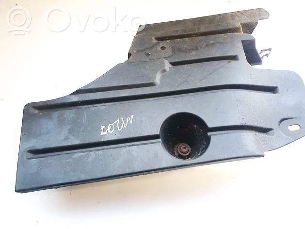 Placa protectora/protector antisalpicaduras motor   8V4111778AD,8V4111778AD