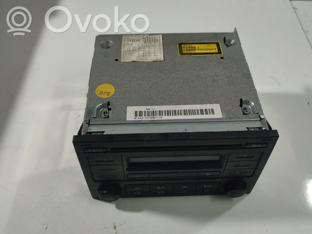 Volkswagen Polo IV 9N3 Panel / Radioodtwarzacz CD/DVD/GPS 