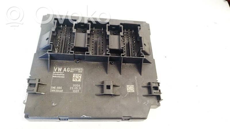 Volkswagen PASSAT B7 Set scatola dei fusibili 