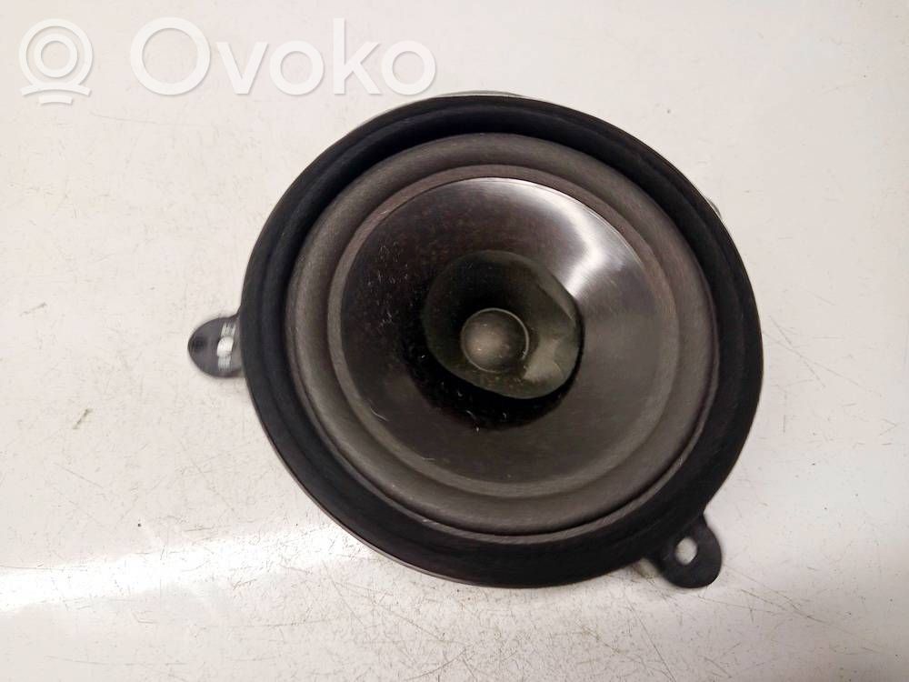 Subaru Legacy Etuoven kaiutin 