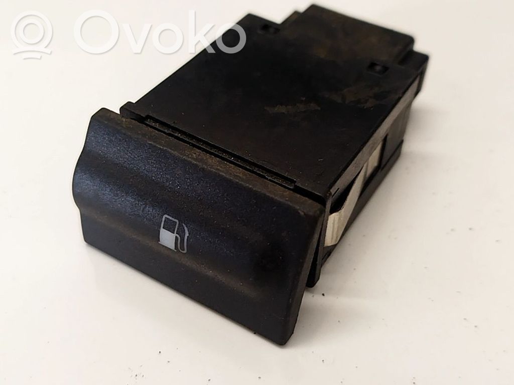 Skoda Octavia Mk1 (1U) Comutator deschidere clapetă rezervor 