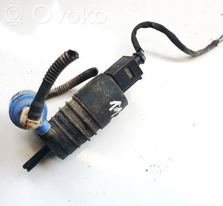 Volkswagen PASSAT B6 Pompa lavavetri parabrezza/vetro frontale 