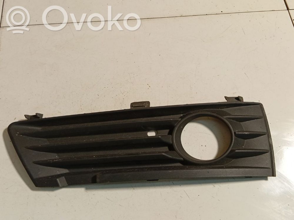 Opel Zafira B Kratka dolna zderzaka przedniego