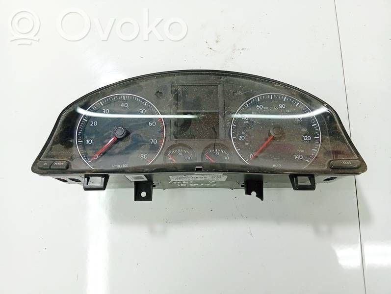 Volkswagen Golf V Geschwindigkeitsmesser Cockpit 