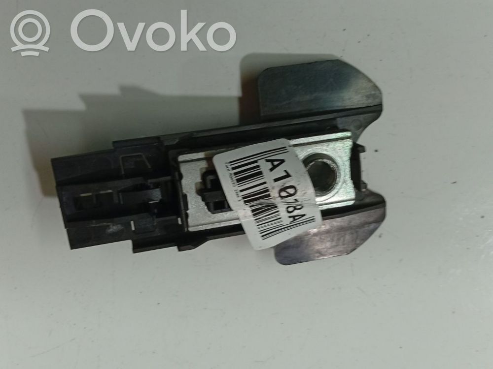 Ford Mondeo MK IV Turvavyön säätökisko 